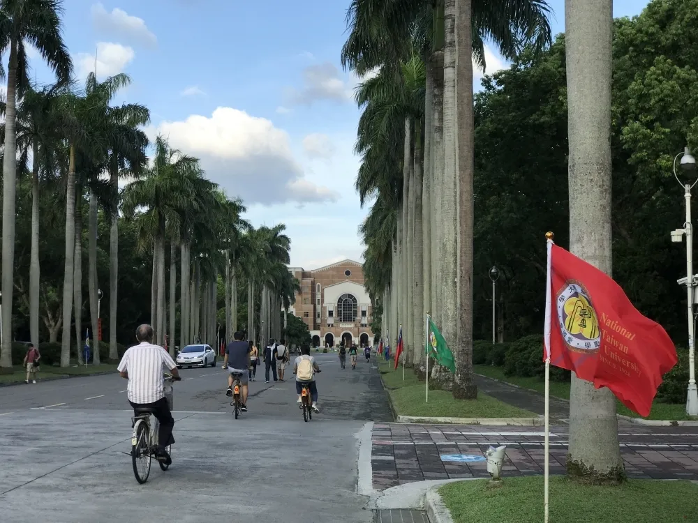 台大再爆1人確診！化學系閉館消毒　校方緊急公布足跡