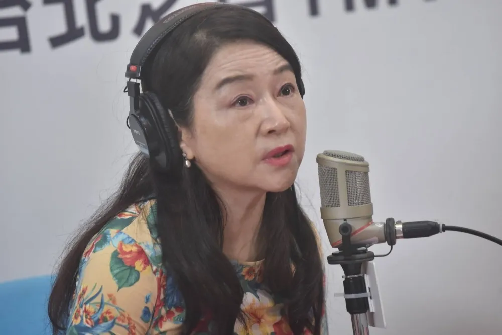 北市預約一團亂vs.竹市府接送接種　周玉蔻點名柯文哲爸媽「不慚愧嗎」