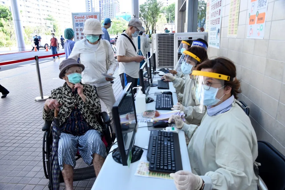 直擊新北疫苗開打實況　「宇美町打法」1小時內可打120人