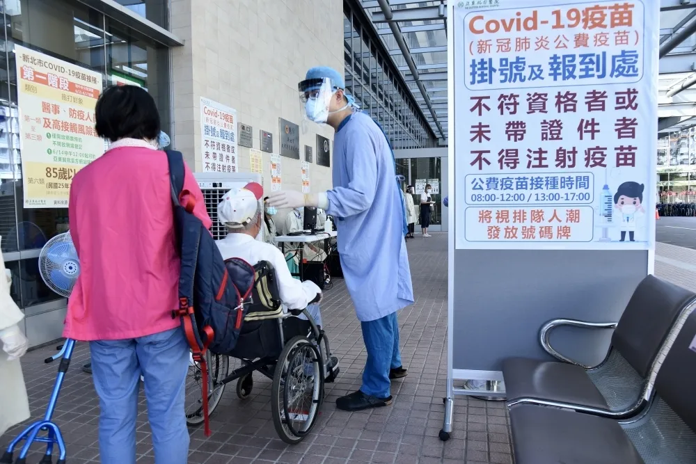 【死亡18例】70多歲婦人自覺體溫偏高未住院　死後4天才確診  