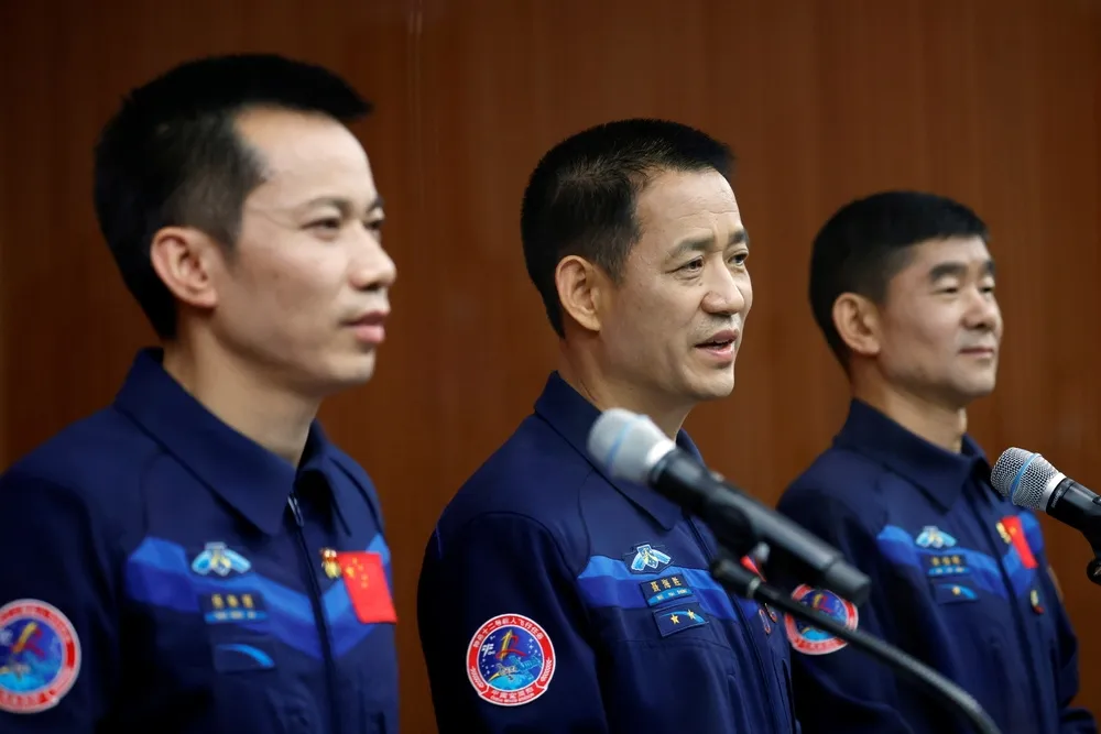 中國神舟12號飛船將在17日升空　首批三名太空人名單亮相
