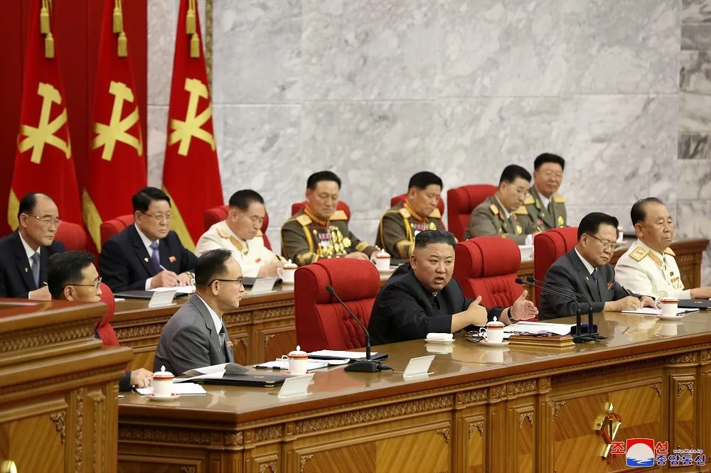 【內外交困】金正恩承認缺糧問題嚴重　對美國做好對決與對話的兩手準備
