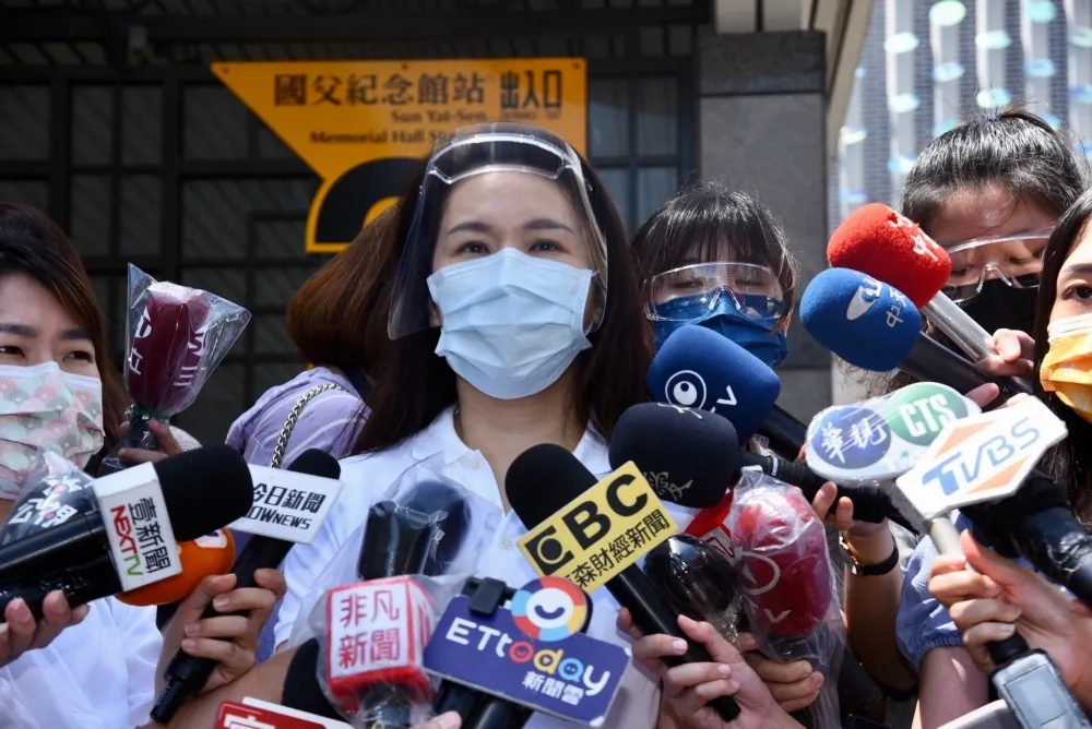 劉宥彤喊話下午即能和總統見面　「郭董就不用每天不睡覺」