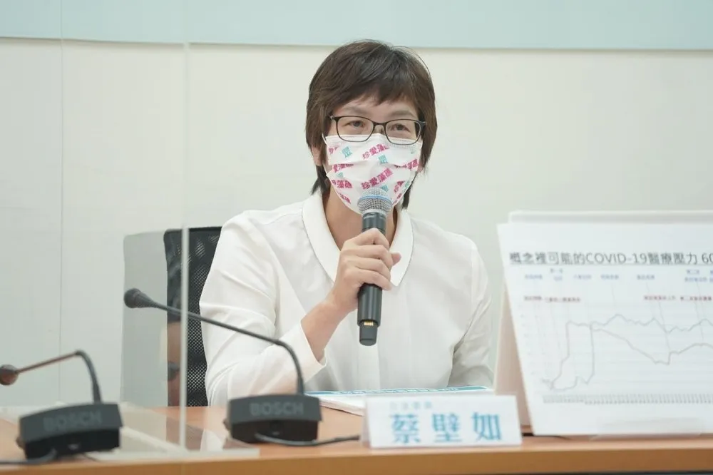 蔡壁如打完AZ後嚴重頭暈　強烈建議2類人快去打疫苗