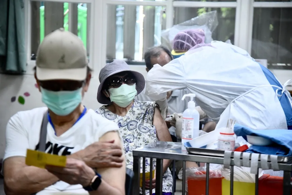全台接種AZ猝死案例頻傳　各地出現緩打潮