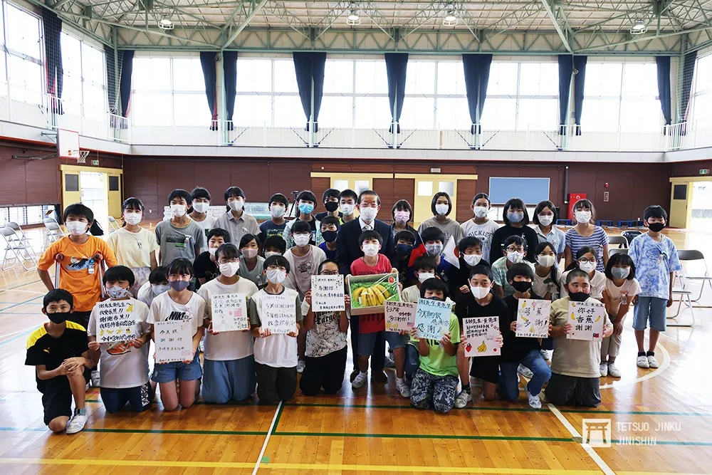【東京鐵男見聞】感謝登記為東奧台灣代表團的接待城市　謝長廷致贈台灣香蕉獲好評