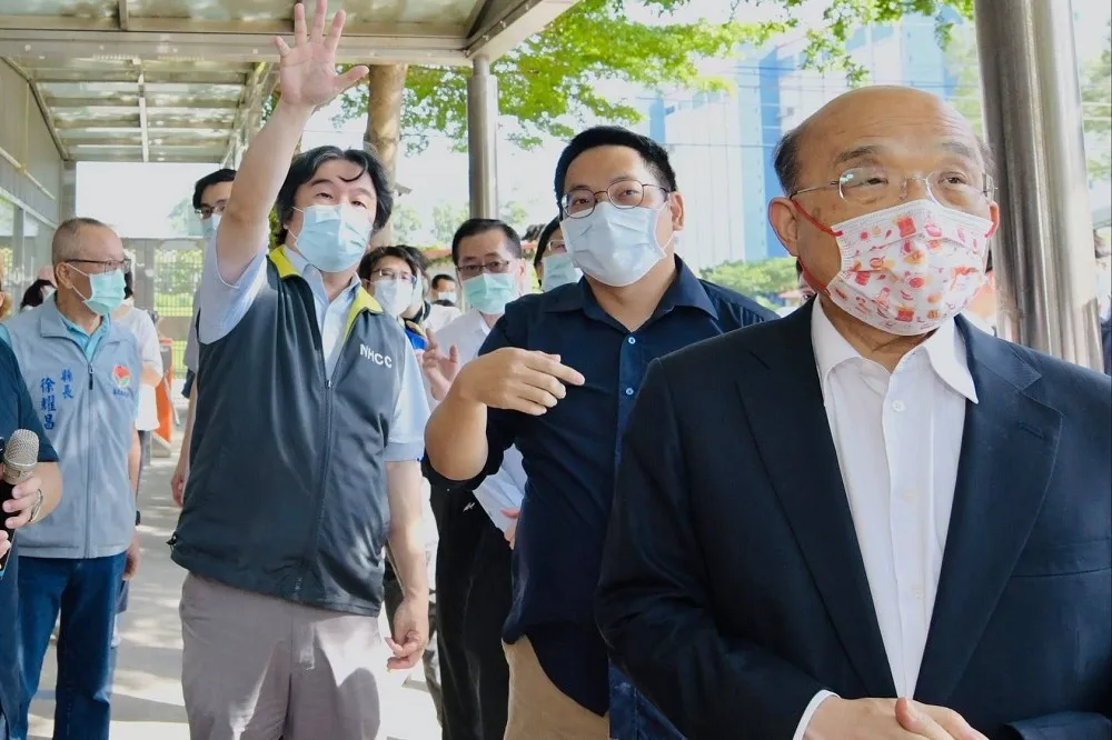【美援疫苗要來沒】蘇貞昌曝很快有好消息　謝長廷斷言：只會多送不會不送