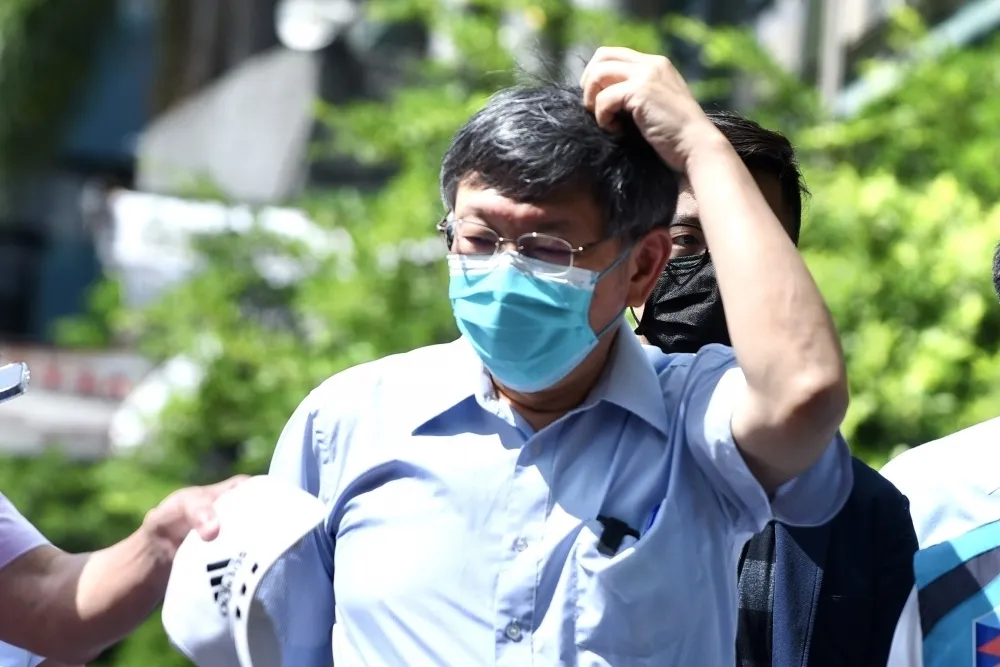 李濠仲專欄：柯文哲的兩種自我放棄