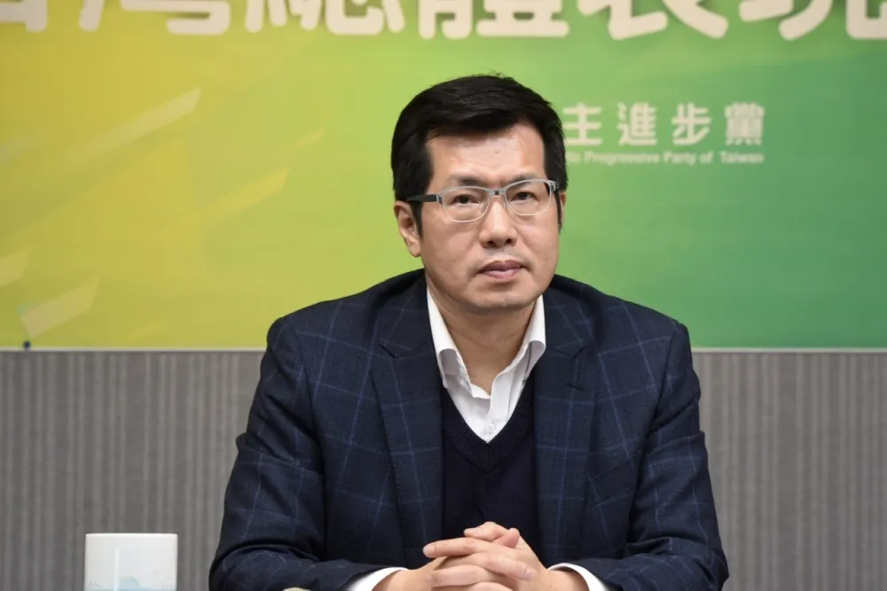 羅致政讚立陶宛民主情操　「不是那種喊疫苗乞丐的政黨可理解」