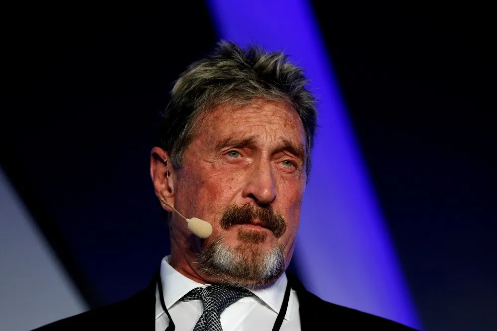 【死因成謎】逃漏稅被捕後　防毒軟體「McAfee」創辦人獄中身亡