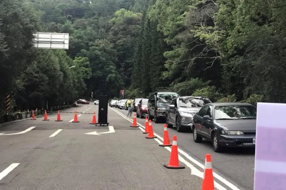 日月潭每逢假日殺進上百車潮　網友跳腳：日月潭不會不見啦