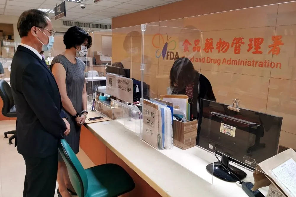 慈濟買BNT喊為第3劑、青少年打算　專家詫異：跑在政策前面