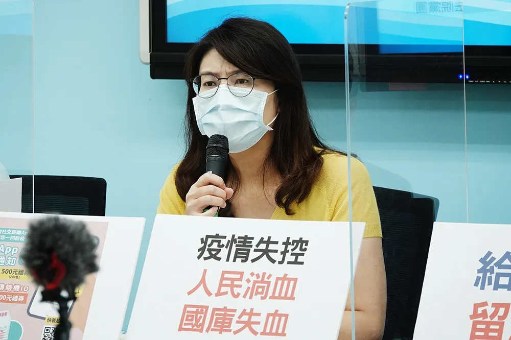 【Delta侵台】立委狂轟蔡政府買疫苗部署差　「笨如石頭罵都罵不動」