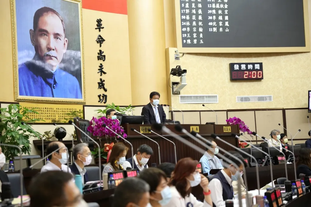 南市執政黨議員提視訊開議，議長郭信良：視訊開會於法無據