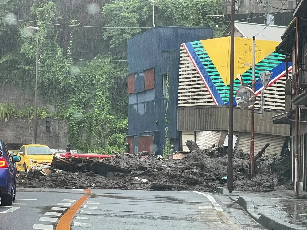 日本靜岡熱海市暴雨釀土石流！　20人被沖走不知下落、毀了10棟民宅