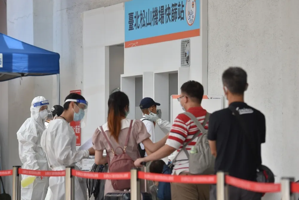 Delta轉陰時間長但病毒量高　台大醫：入境3次檢疫可有效防堵