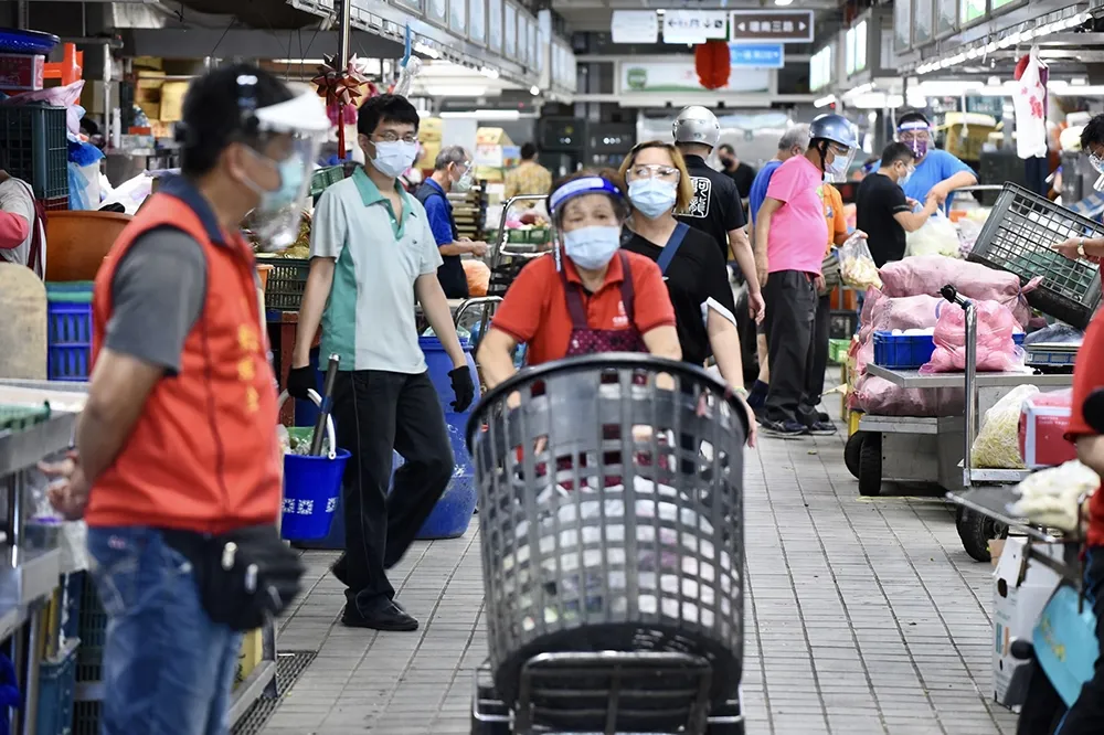 柯文哲反擊民進黨：每天搞我，總統府掛在北市疫苗的帳我也公布