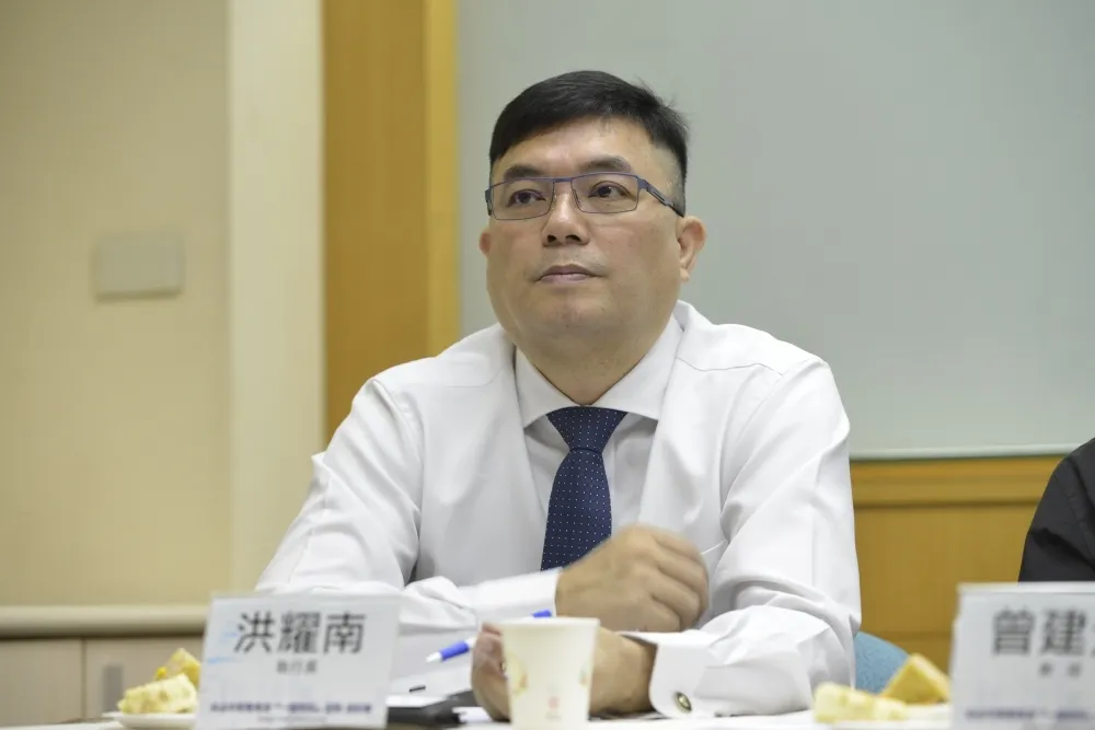 【用剩的】蔡英文特助嘲搶打殘劑是「詠春」疫苗　高金素梅笑不出來