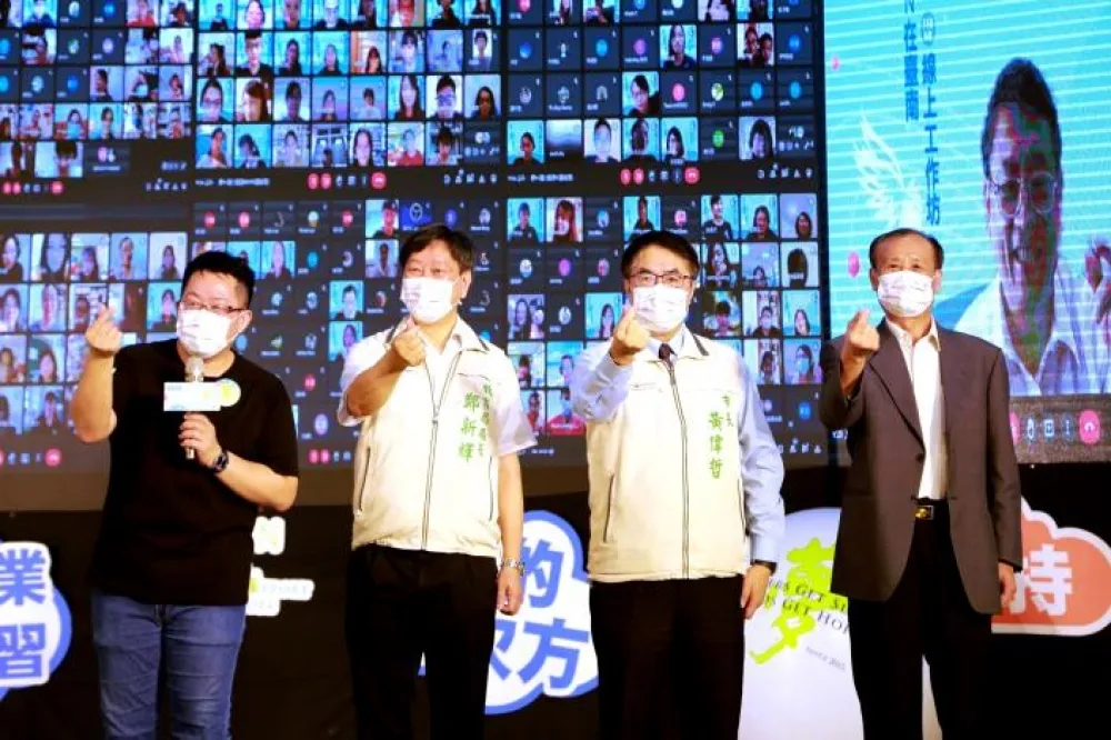 黃偉哲允諾9/1前讓臺南教師都打完疫苗