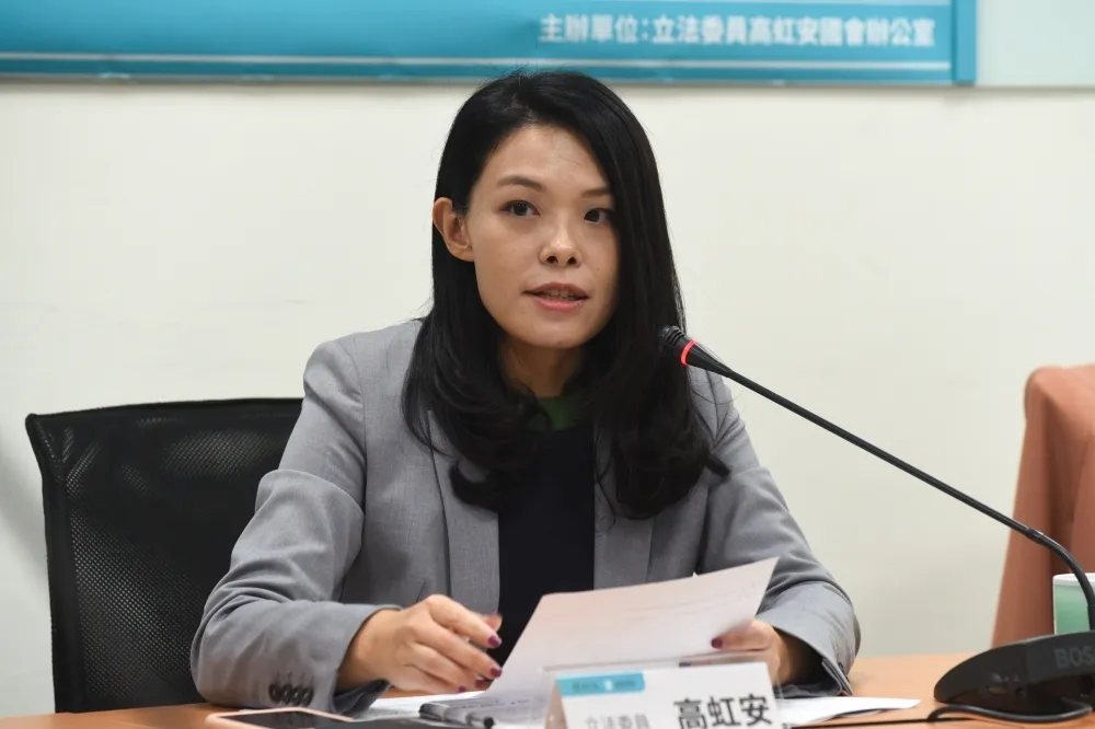 高虹安揭疫苗預約平台非唐鳳開發　三周前向衛福部索資迄今「已讀不回」