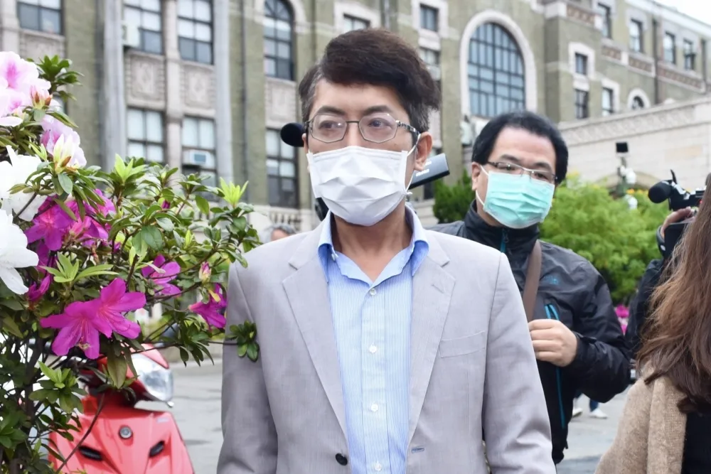【腥聞人物】丁允恭醉撞騎士遭送辦　辯「前晚喝高粱不知沒退酒」