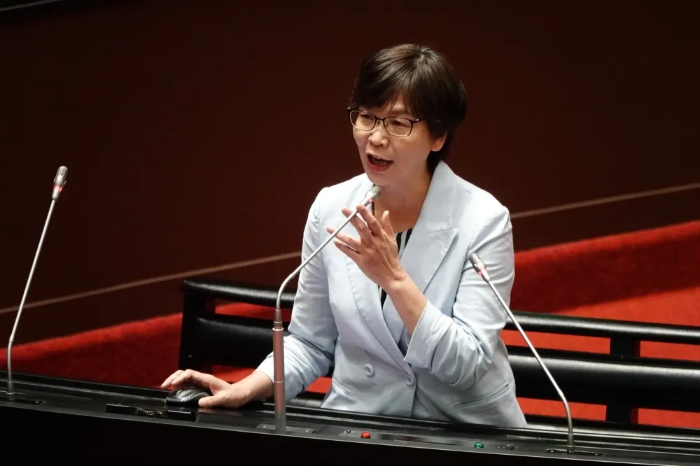 郭台銘買BNT只花4個月　蔡壁如怒轟政府買疫苗竟跳票50次