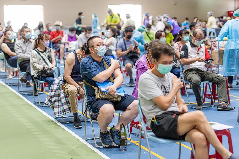 疫苗混打亂象頻傳！陳時中嘆「很難防」　已在研議處分