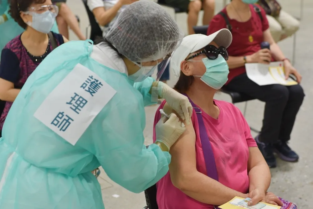 嘉義揪出30多人闖關混打莫德納　1人竟是北部教學醫院醫師