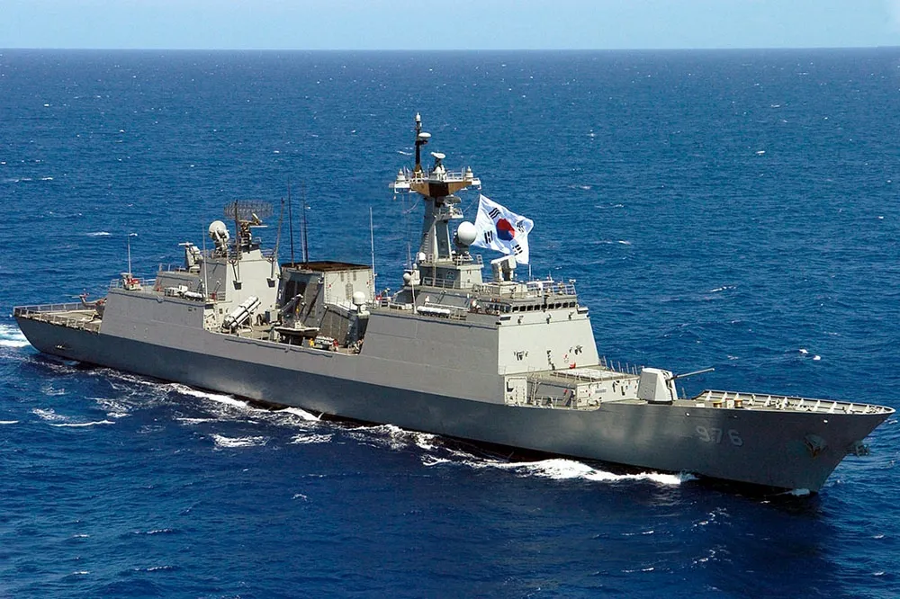 【新冠肺炎】南韓海軍「文武大王」驅逐艦爆群聚感染　將派空軍接回船上官兵