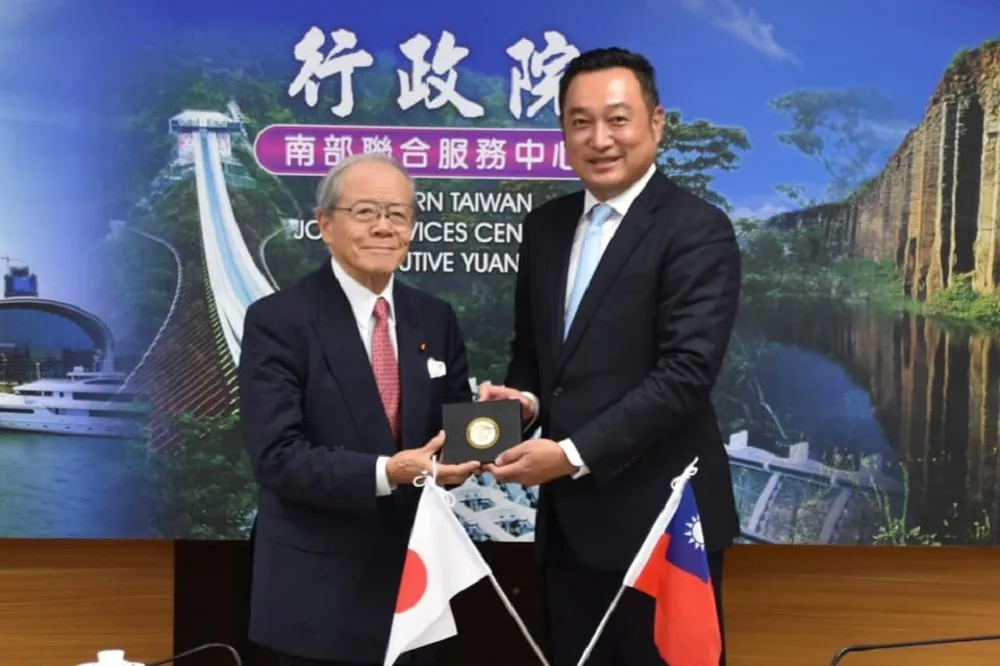 Villa開放群聚嗑鍋挨罰6萬　陳政聞辭官由副手暫代