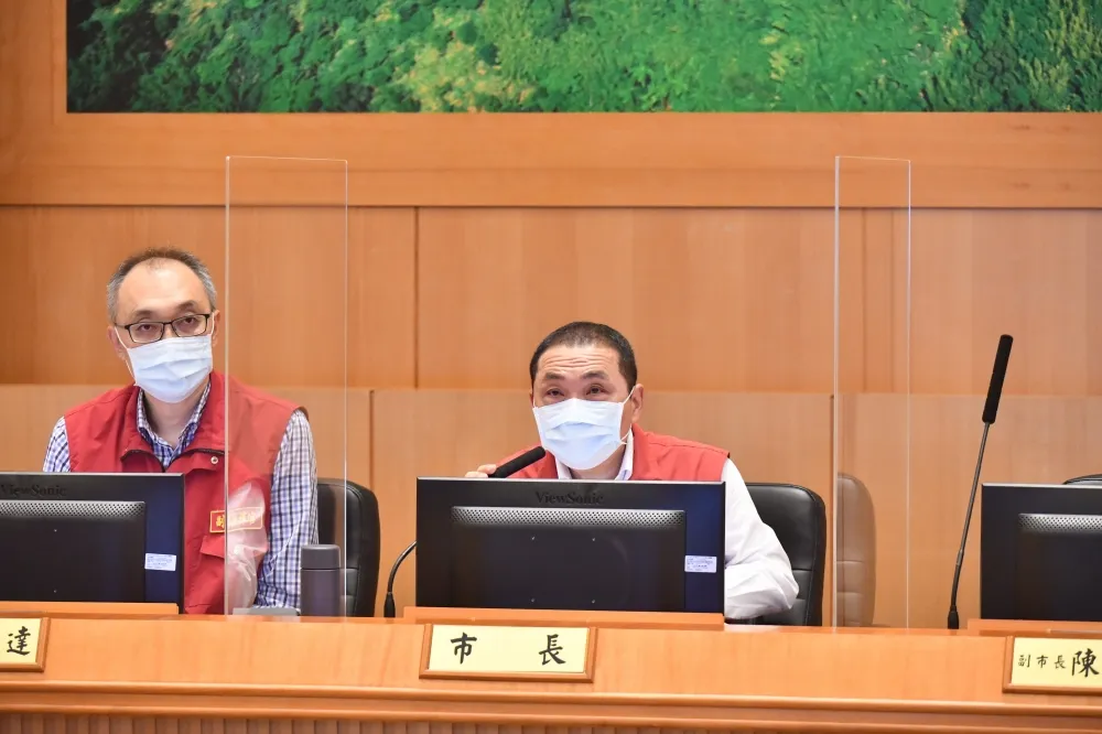 綠首長願「混打」AZ+國產　侯友宜：高端公開透明才能贏民眾信任