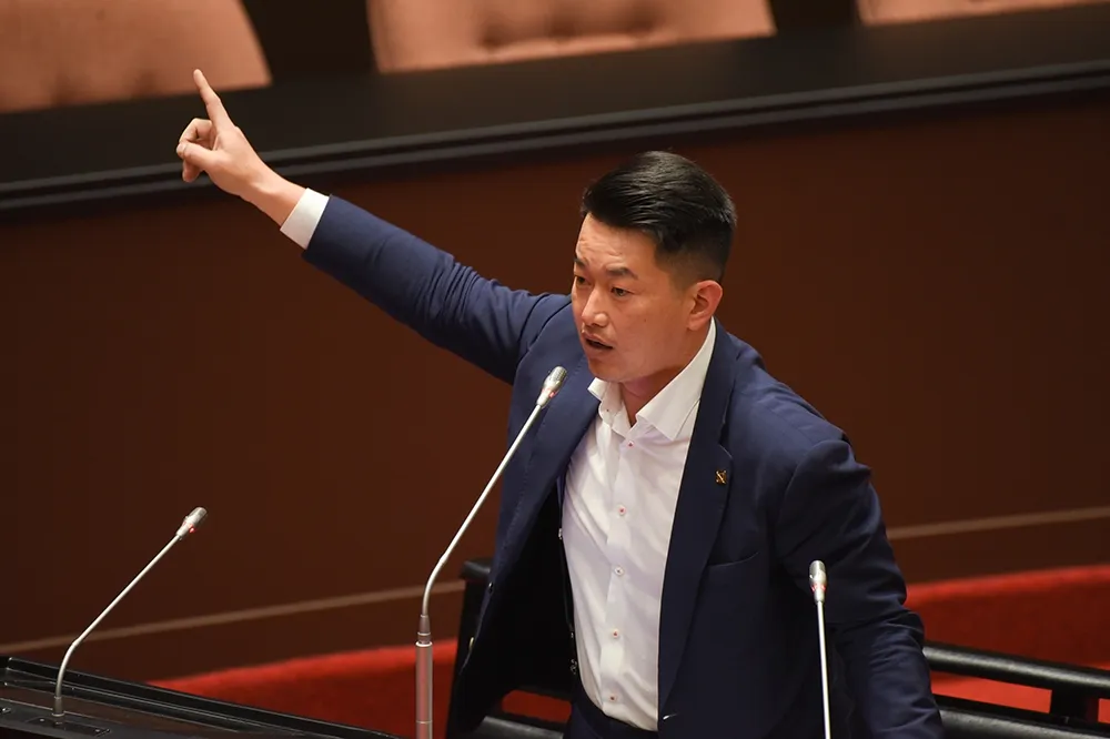 高端通過EUA爭議不斷　陳柏惟提3疑慮3建議