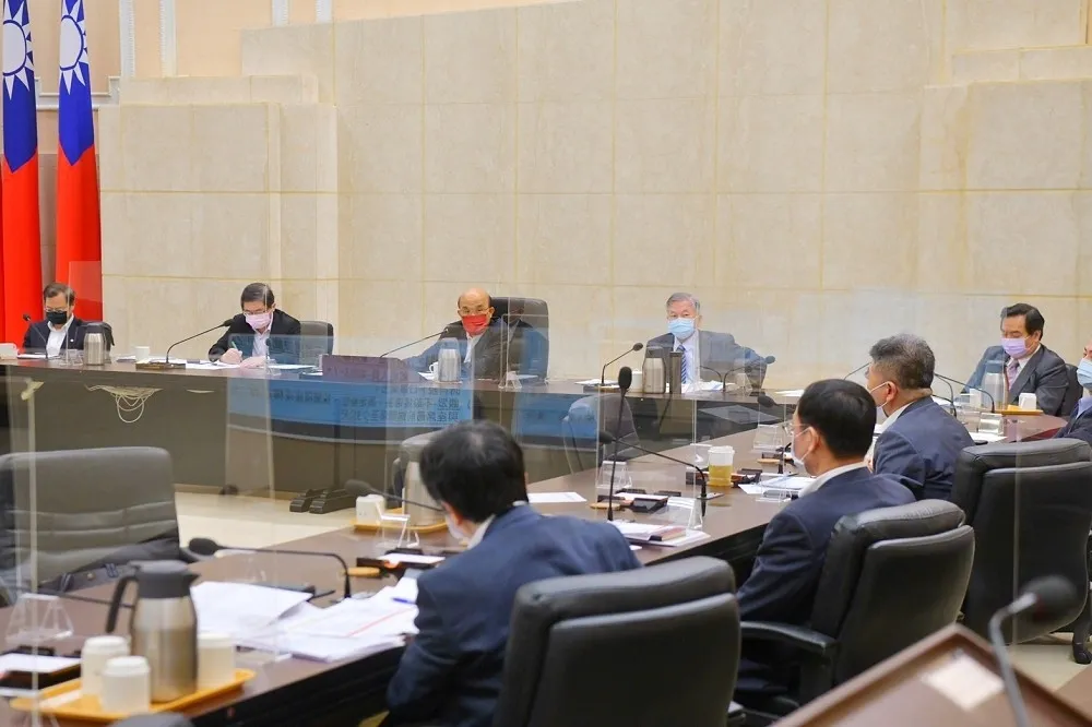 股東會罷免案可辦！室內會議放寬至50人　超標請「虛實併行」