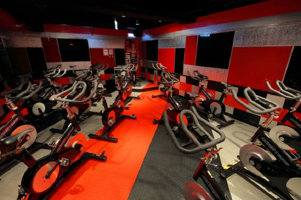 World Gym再傳確診！　有氧老師染疫「全台分店有氧、飛輪課暫停」