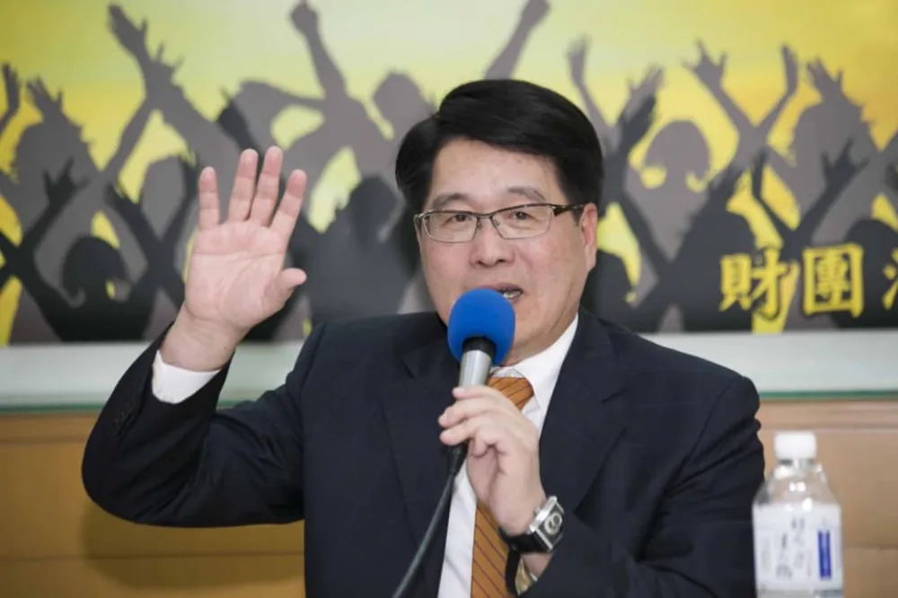 疫情下的最新民調：6成民眾擔心解封　對閣揆不滿度近5成