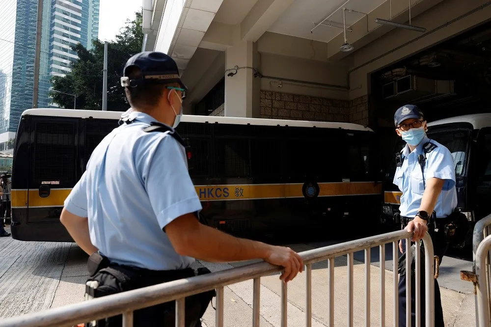 港版國安法首案定罪　24歲機車騎士撞警「煽動分裂國家、恐怖活動」罪名成立