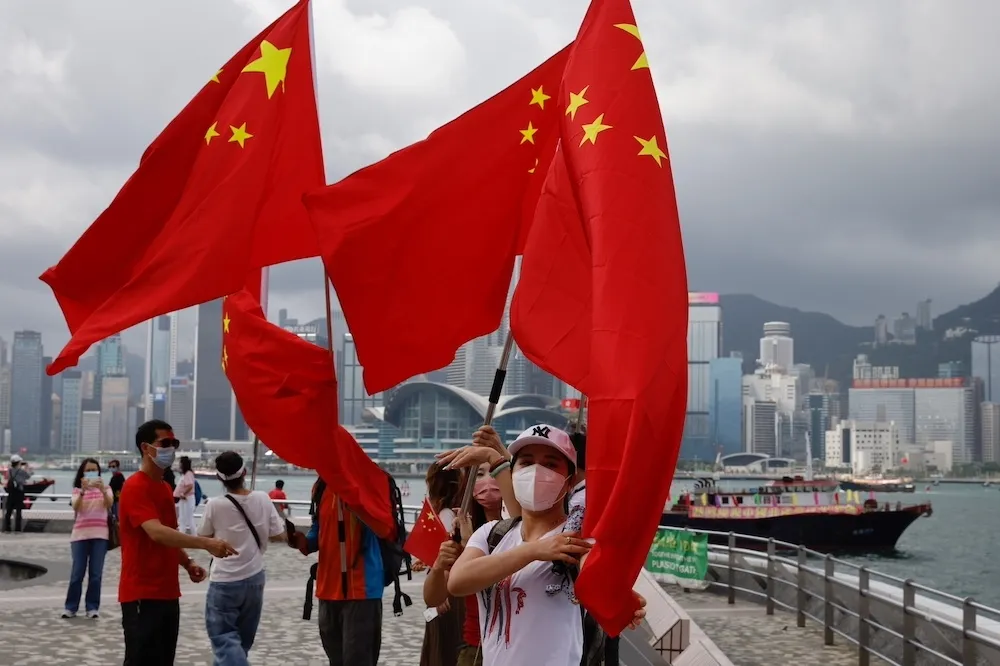 中共打擊民企巨擘是斷尾求生之法