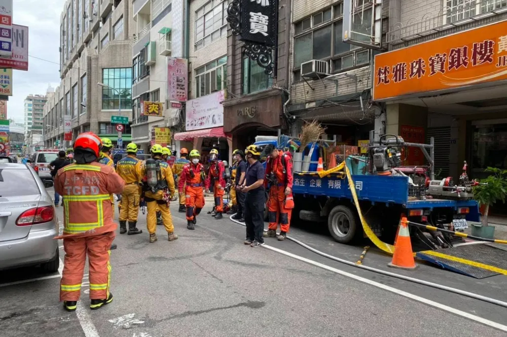 一度沒呼吸！台中涵洞施工意外　5工人救回未脫險