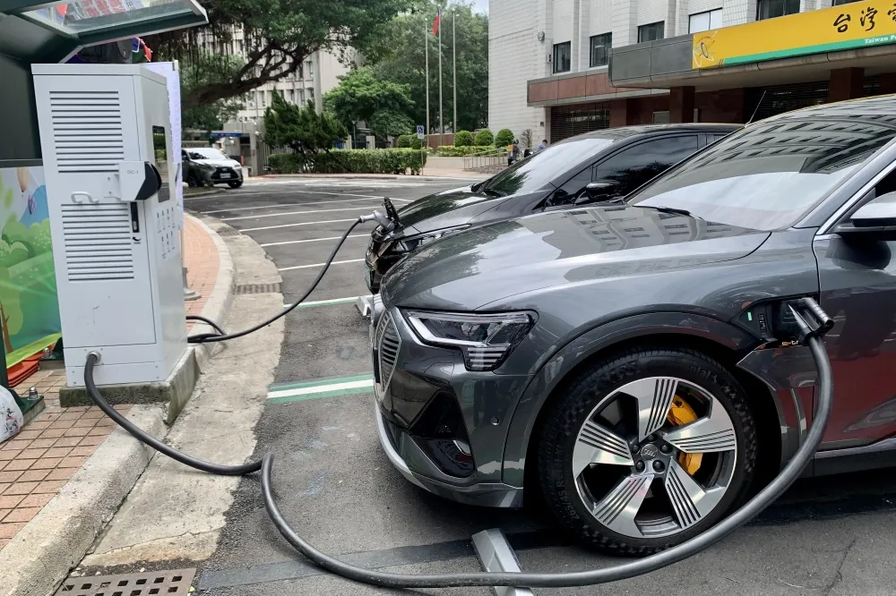 電動車變身備援電力！台電本島首座V2G智慧充電示範場啟用