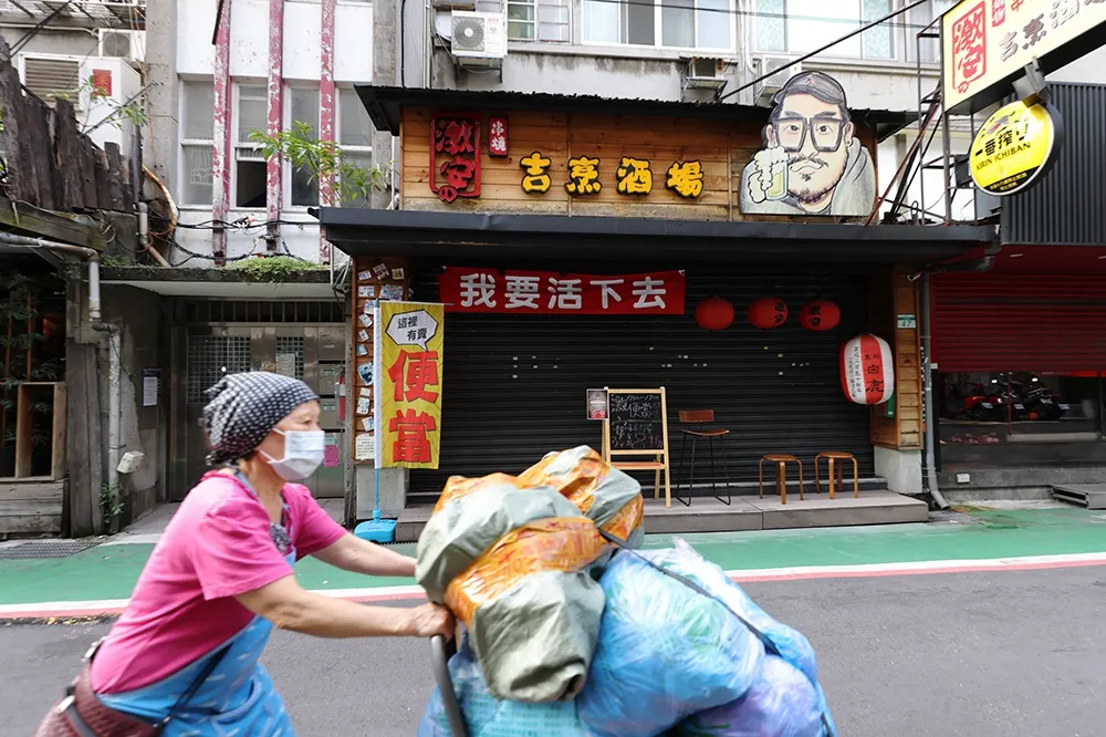  一張圖揭「振興券vs.發現金」　蔡壁如批政府：青吃都不夠，怎曬干