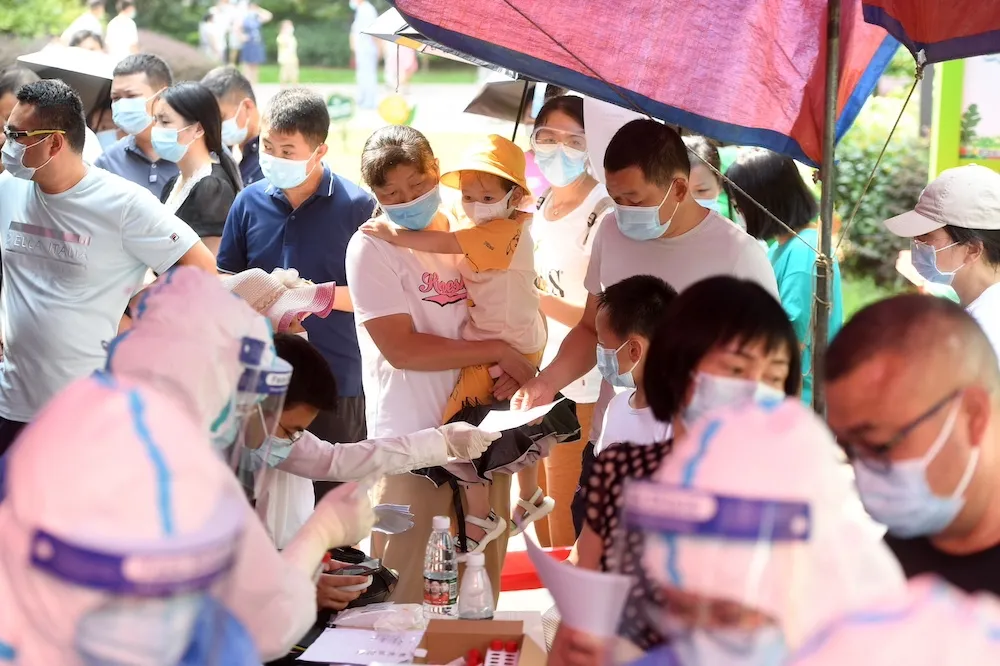 【Delta病毒回攻原點】武漢再度淪陷　3萬病床才兩天就將用完、展開千萬人普篩