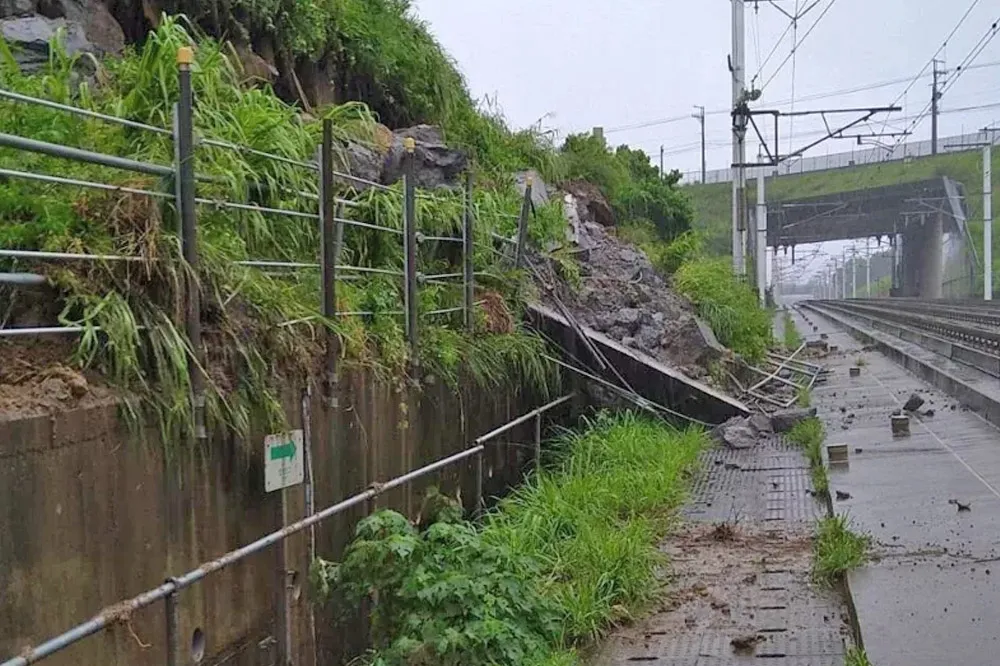【豪雨土石侵軌】高鐵今西線恢復單線雙向行駛　南港至左營仍誤點