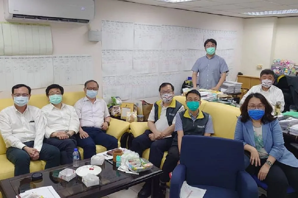 王必勝父親節放假「好不習慣」　阿中辦公室噴淚亮點意外曝光