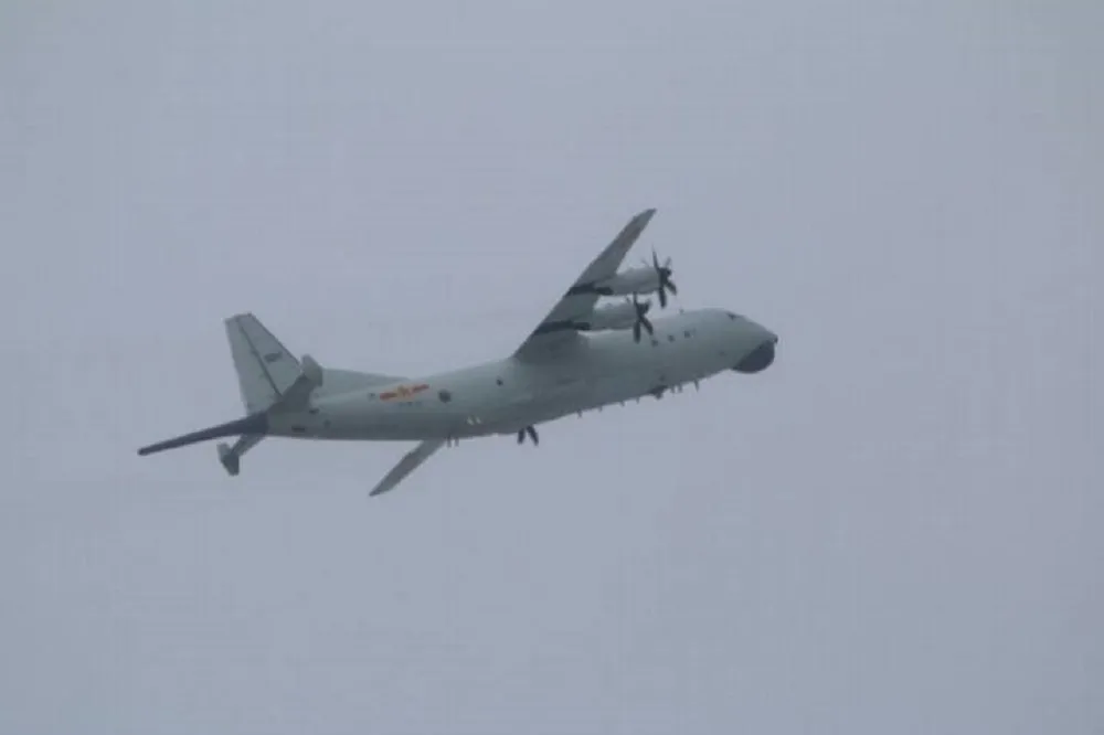沉寂10天解放軍坐不住了　早起「衝第一」派運8襲擾我空域