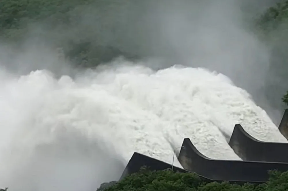 【有片】一夜豪雨灌1718萬噸！德基水庫蓄水飆至75.3%　曾文洩掉2座日月潭水庫量