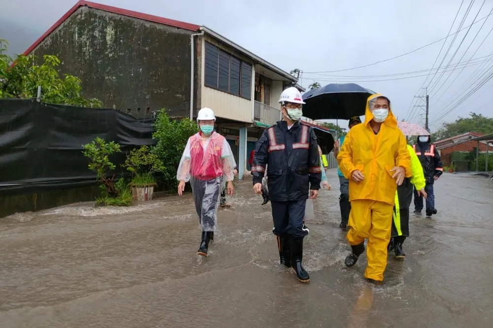 【豪雨釀災】陳其邁率隊挺進災區最前線　高市府：已完成95%恢復工作