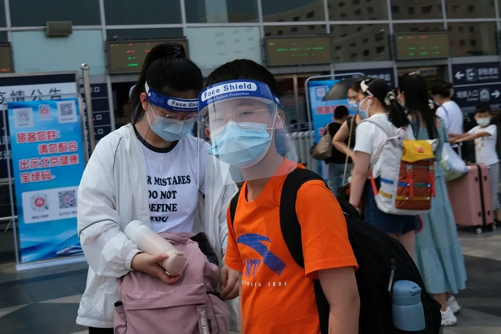 【新冠肺炎】中國疫情壓不住單日確診破百　重災區揚州市檢測站現場混亂23人交叉感染
