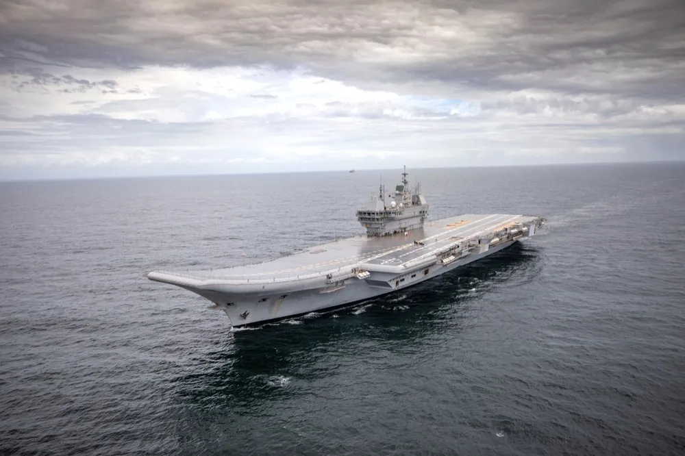 【國防自主】耗資近900億與12年時間　印度首艘自製航艦「維克蘭特號」完成海試