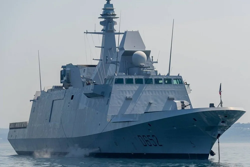 法艦「普羅旺斯號」疑現身彰化外海　網驚：這距離可目視