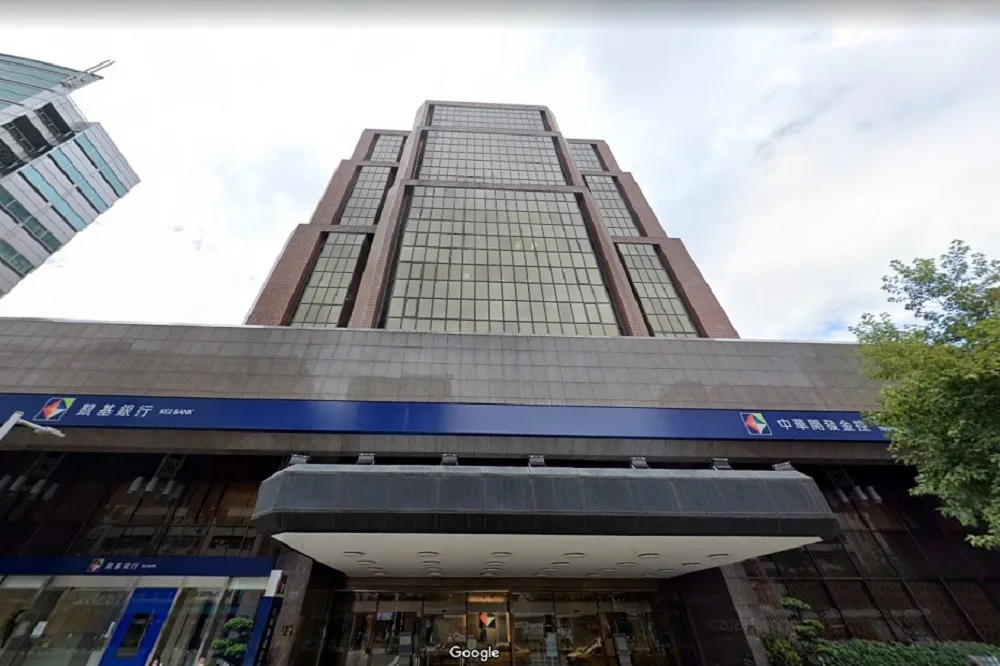 開發金換股搭現金　100%併購中國人壽